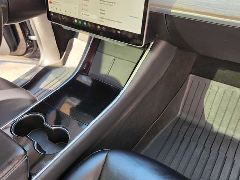 Used 2020 Tesla Model Y Long Range image 5