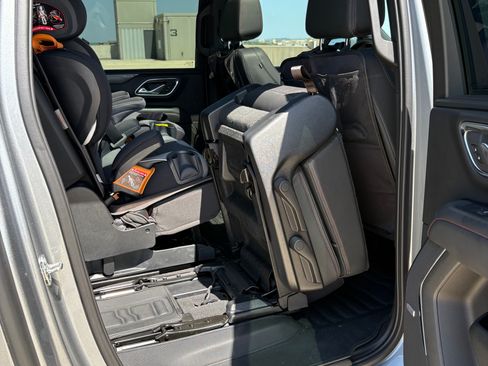 Used 2023 Chevrolet Suburban RST w/ Sport Performance Package AWD/4WD image 21