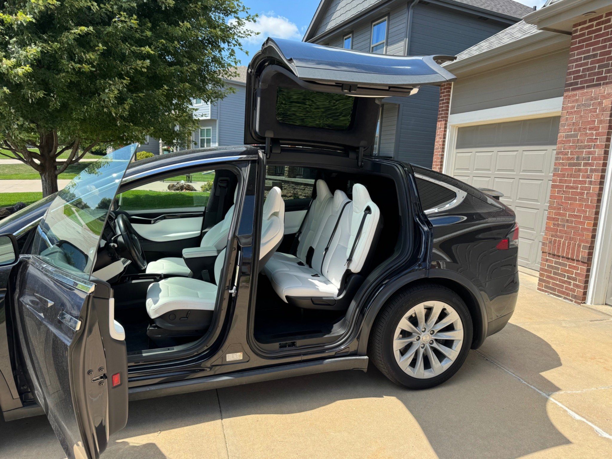 Used 2018 Tesla Model X 75D AWD/4WD image 9