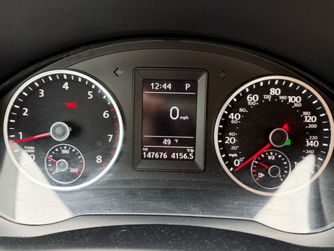 Used 2017 Volkswagen Tiguan Limited w/ Premium Package image 10