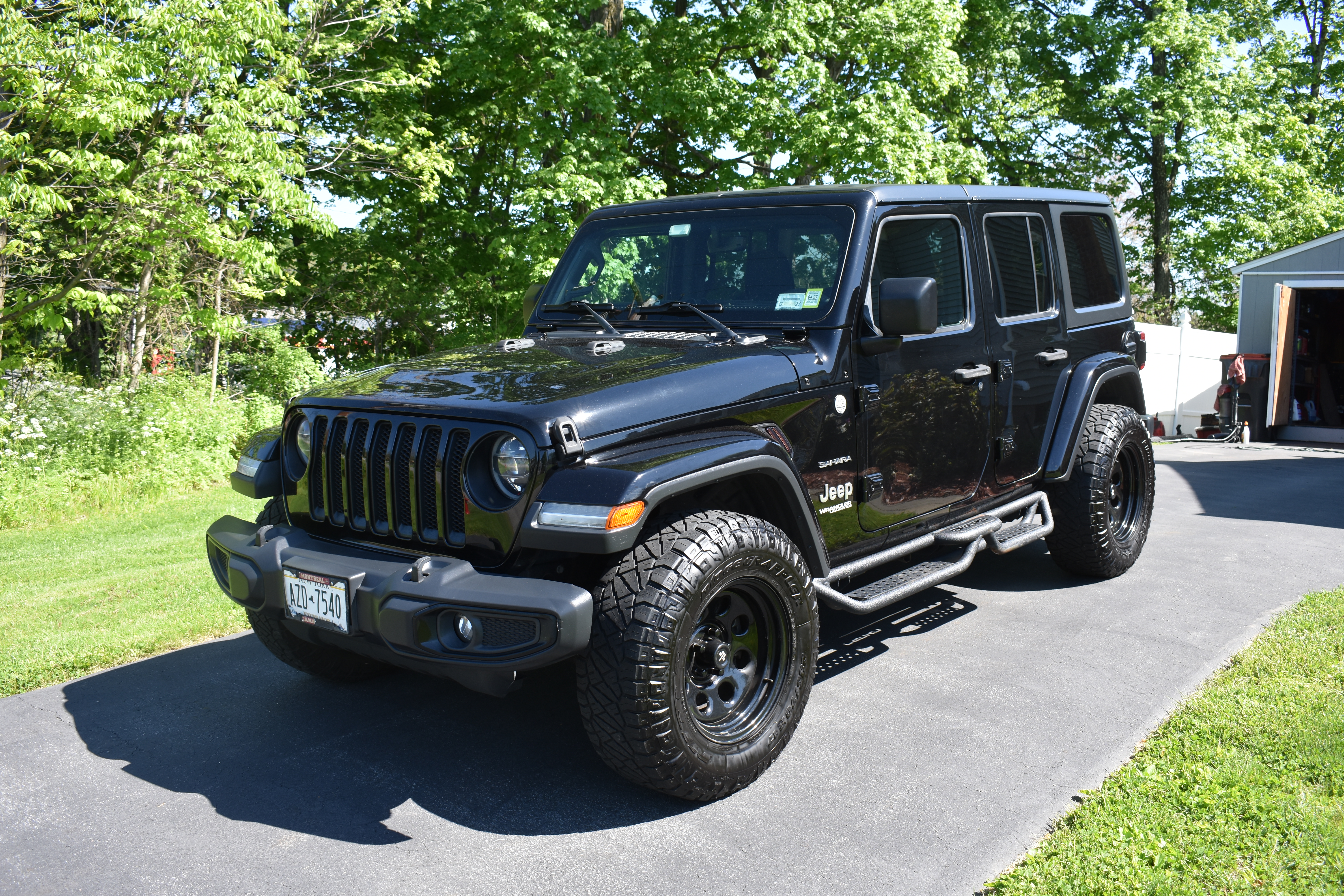 Used 2019 Jeep Wrangler Unlimited Sahara w/ Dual Top Group AWD/4WD image 1