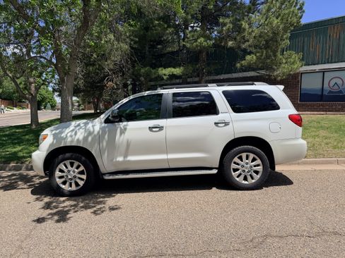 Used 2012 Toyota Sequoia Platinum AWD/4WD image 8