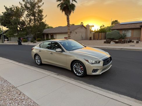 Used 2018 INFINITI Q50 Luxe RWD image 1