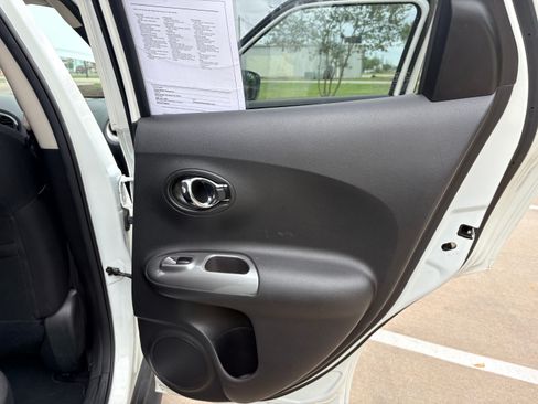 Used 2016 Nissan Juke SV image 16