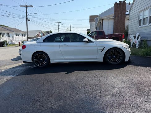 Used 2016 BMW M4 Convertible RWD image 9