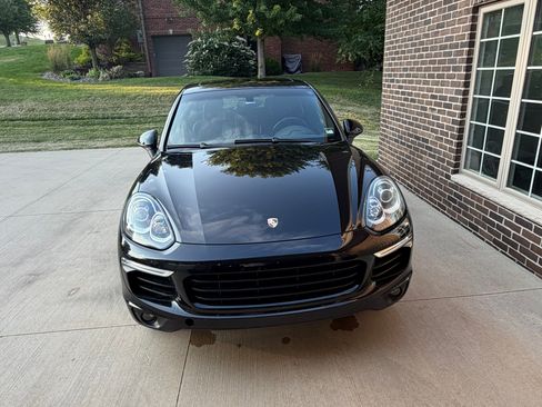 Used 2015 Porsche Cayenne S AWD/4WD image 17