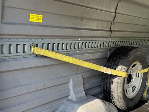 Used 2015 Chevrolet Express 2500 Extended Van 3D image 14