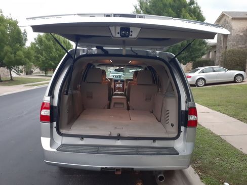 Used 2013 Lincoln Navigator 4WD w/ HD Trailer Tow Pkg image 12