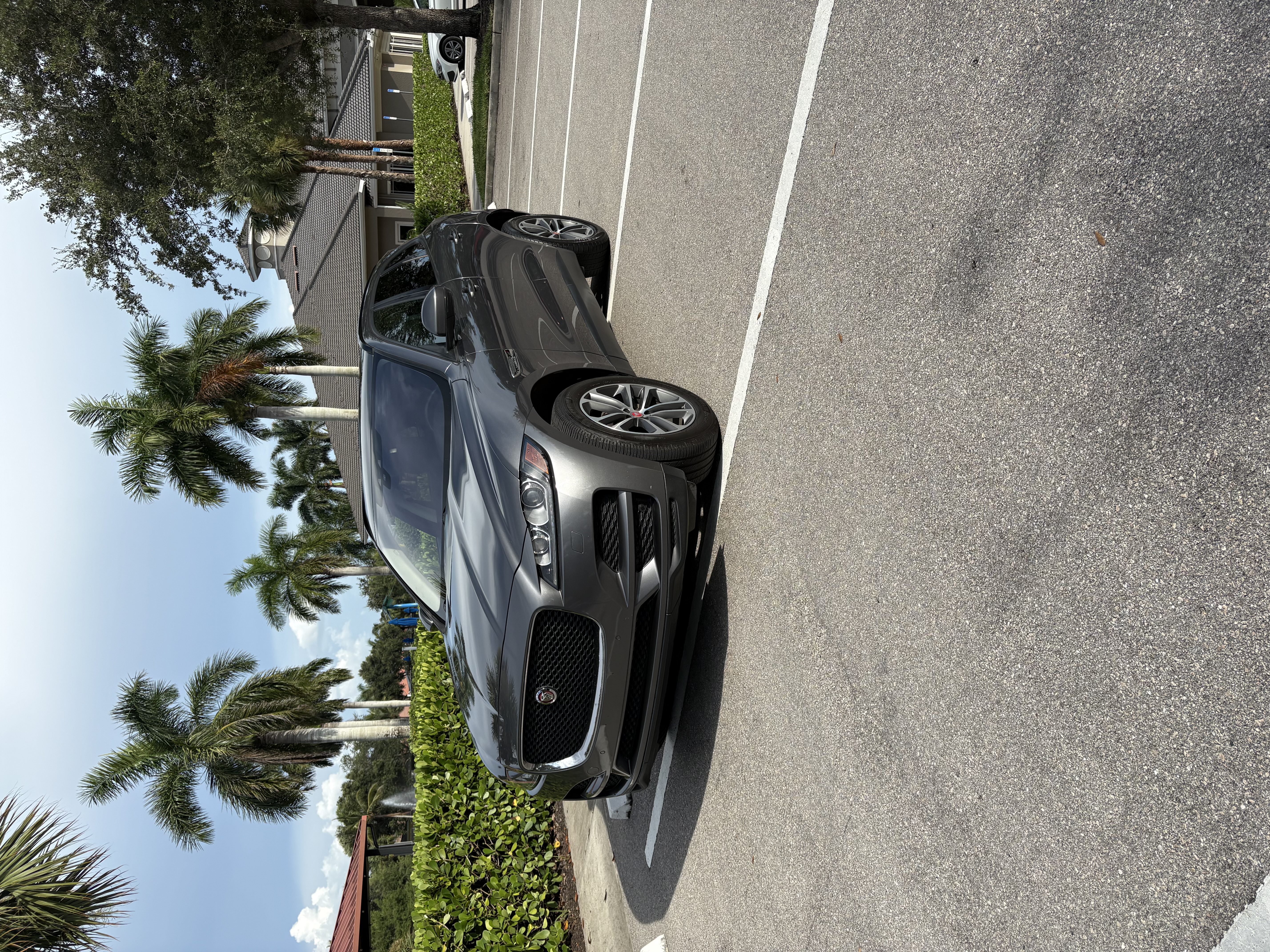 Used 2017 Jaguar F-PACE Premium AWD/4WD image 1