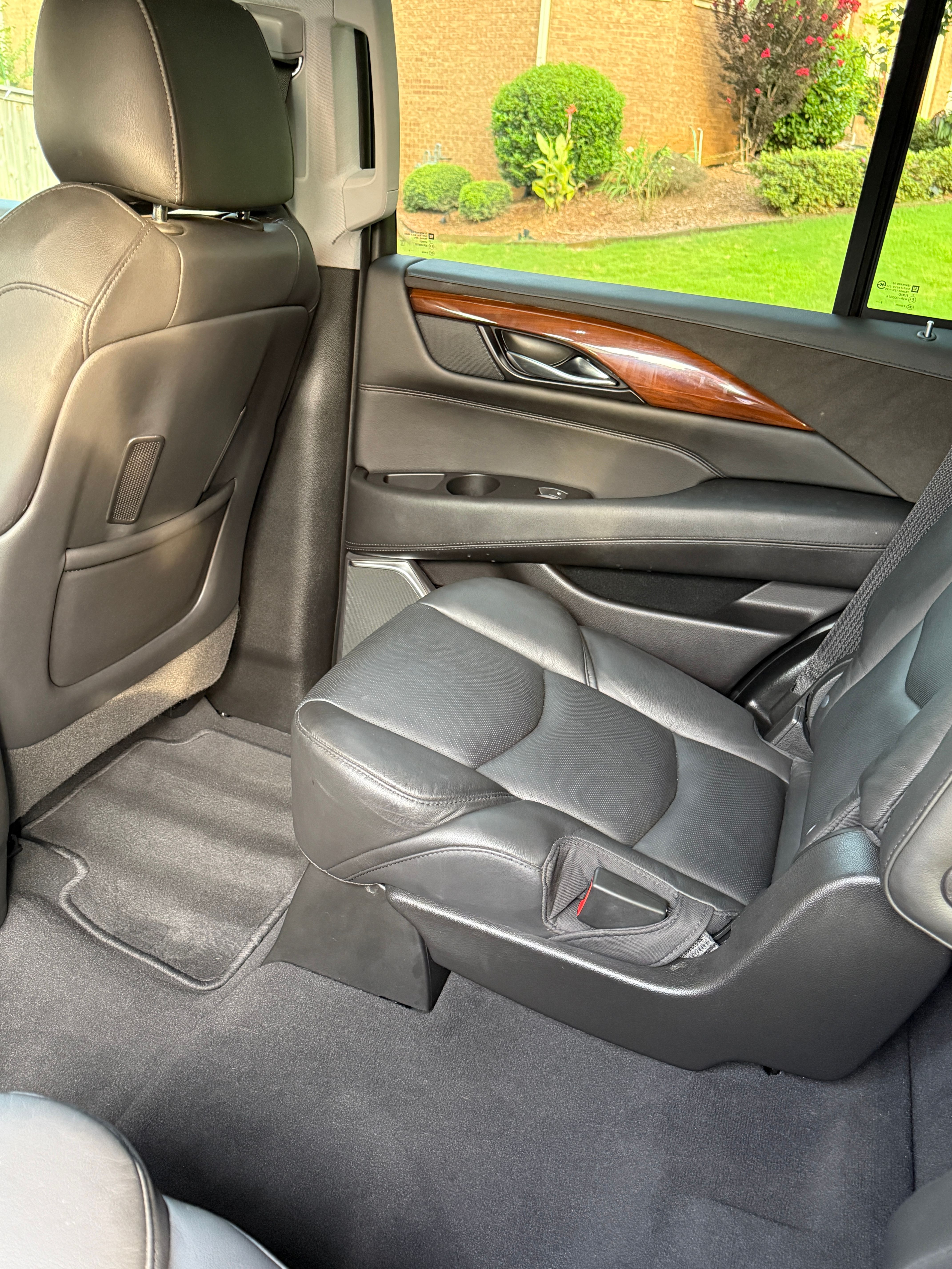 Used 2019 Cadillac Escalade Luxury RWD image 16