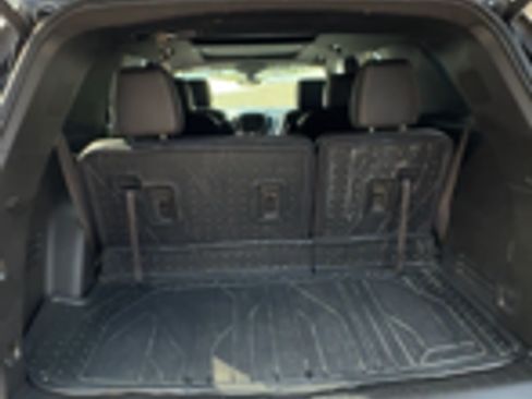 Used 2022 Chevrolet Traverse Premier w/ Redline Edition image 5