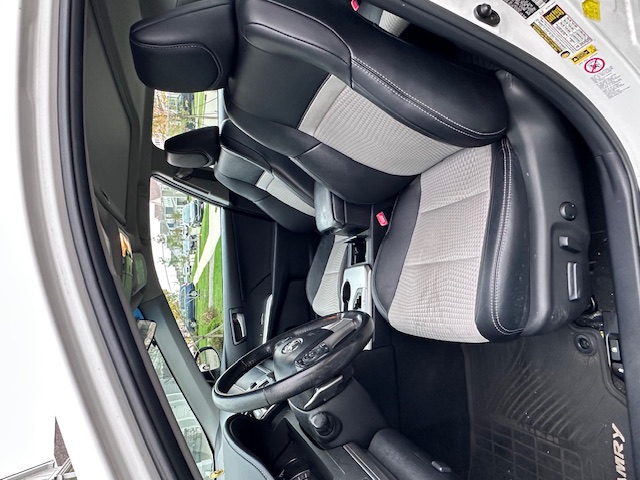 Used 2013 Toyota Camry SE FWD image 10