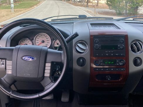 Used 2005 Ford F150 Lariat image 11