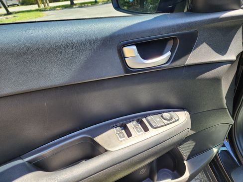 Used 2018 Kia Optima LX image 11