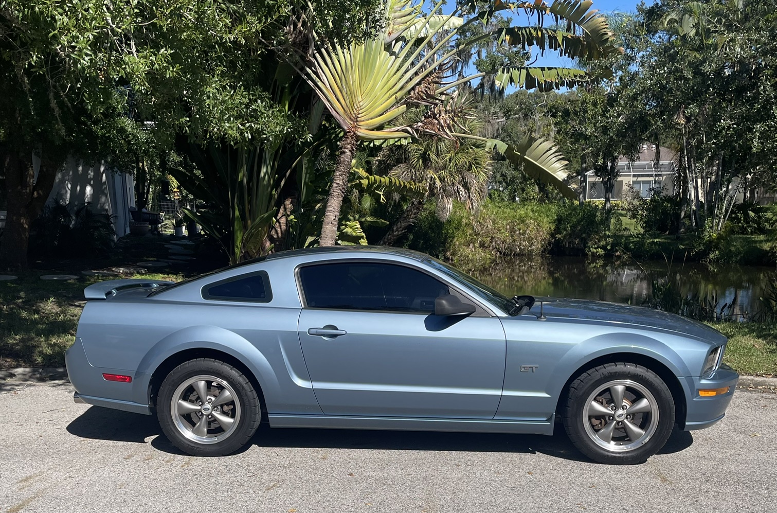 Used 2005 Ford Mustang GT Premium RWD image 18