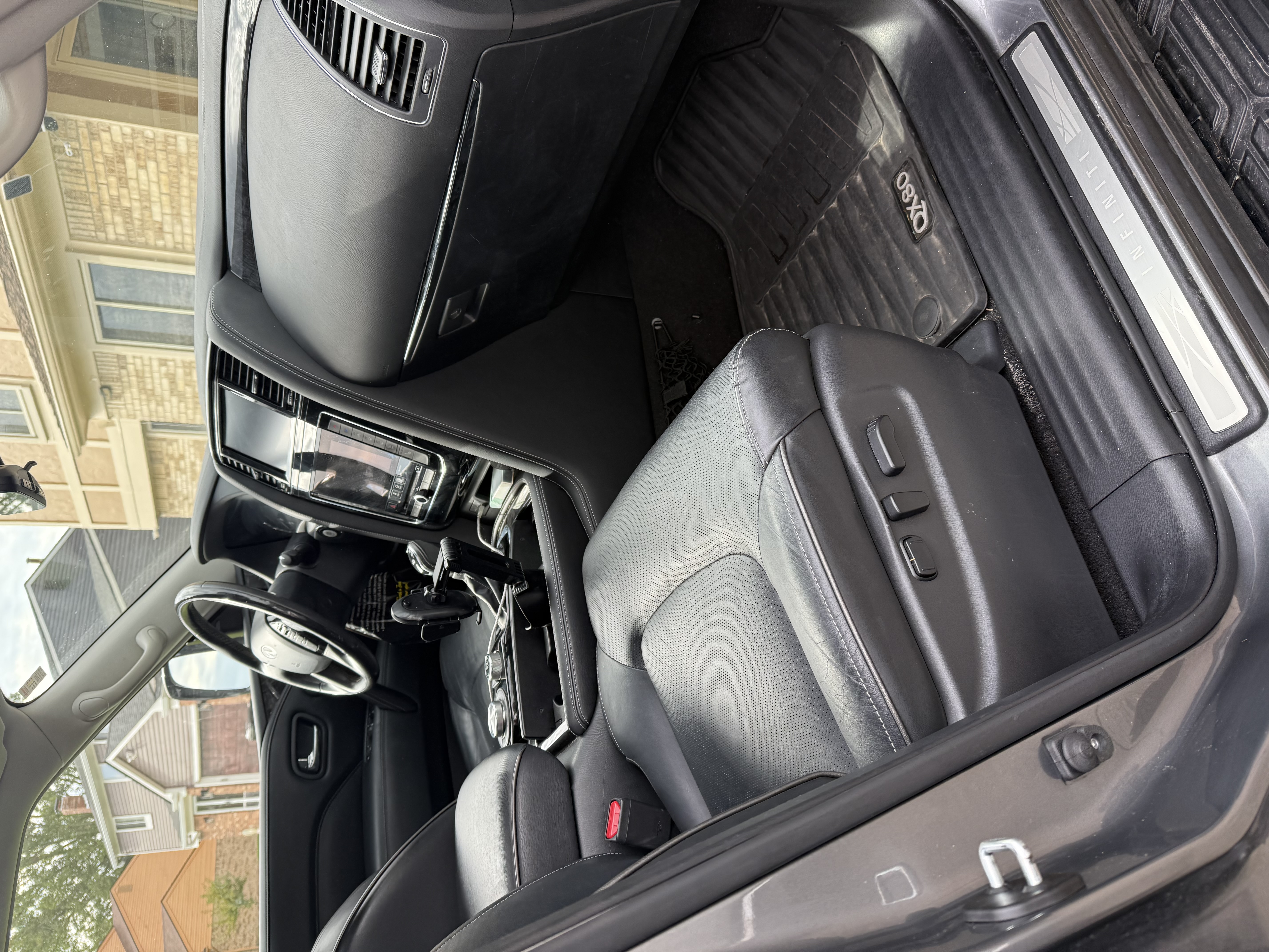 Used 2021 INFINITI QX80 Luxe w/ All-Season Package AWD/4WD image 23
