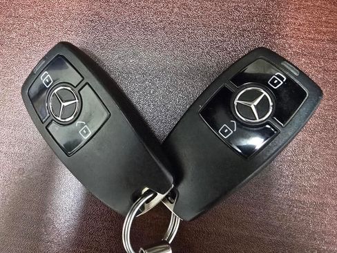 Used 2019 Mercedes-Benz Sprinter 144 image 16