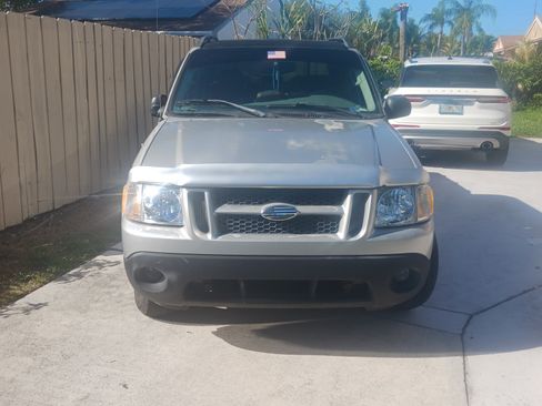 Used 2003 Ford Explorer Sport Trac XLT image 5