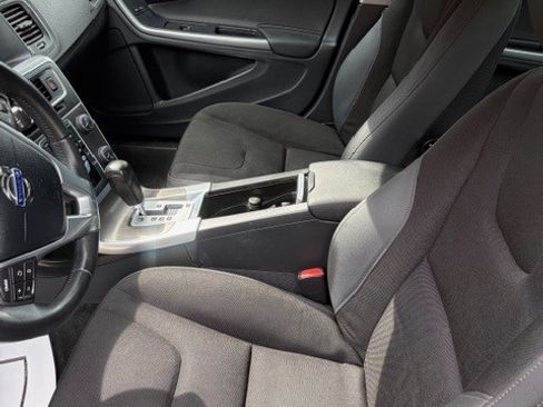 Used 2012 Volvo S60 T5 image 11