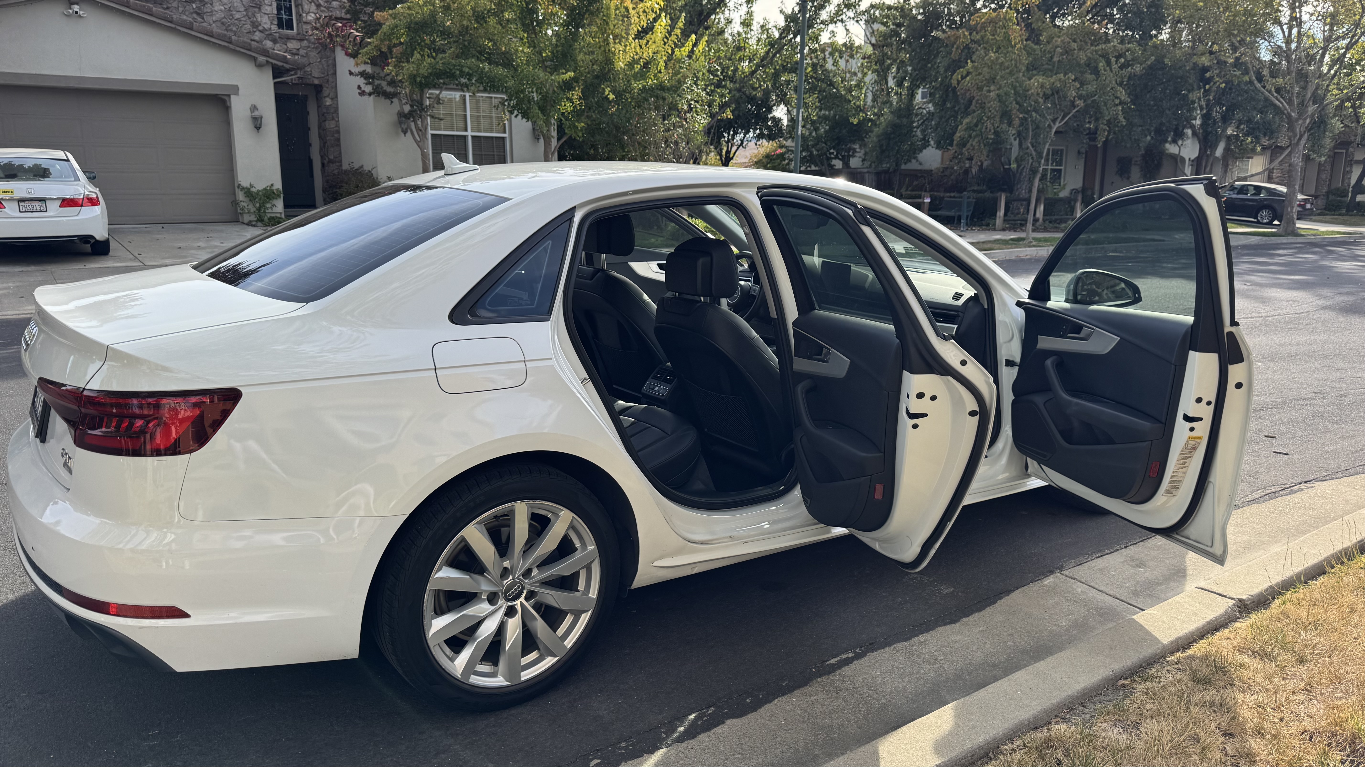 Used 2018 Audi A4 2.0T Ultra Premium w/ Convenience Package FWD image 8