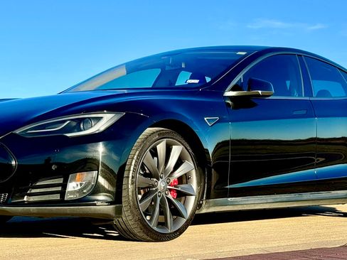 Used 2013 Tesla Model S Performance RWD image 2