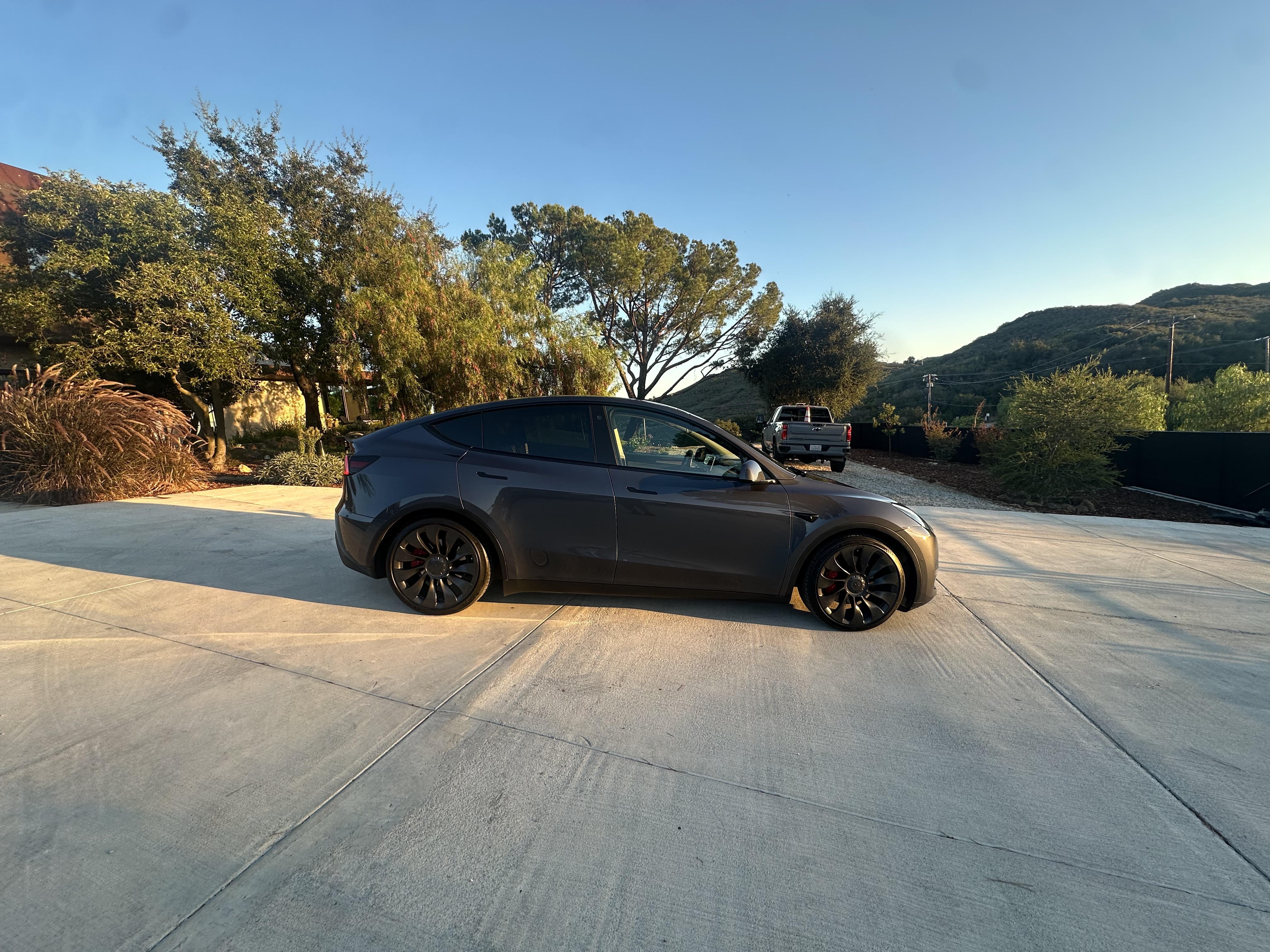 Used 2022 Tesla Model Y Performance AWD/4WD image 1