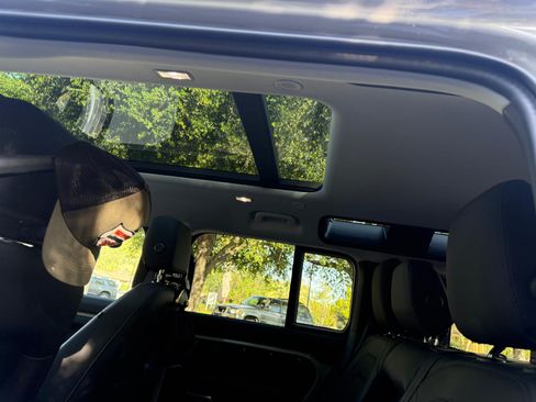 Used 2026 Land Rover Defender 110 S image 32