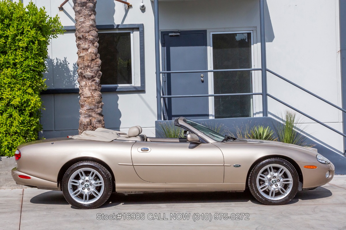 Used 2002 Jaguar XK8 Convertible RWD image 10