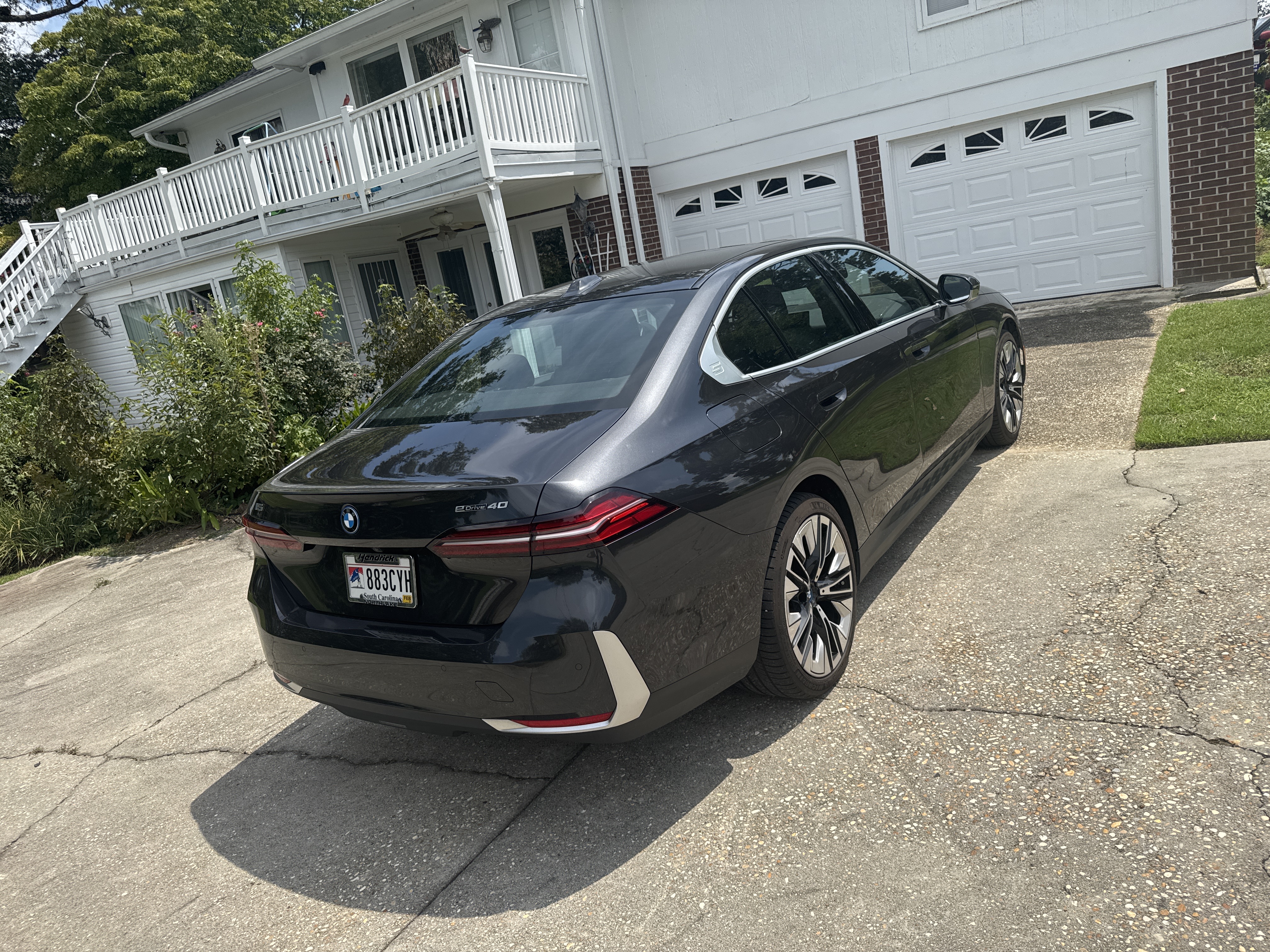 Used 2024 BMW i5 eDrive40i w/ Premium Package RWD image 5