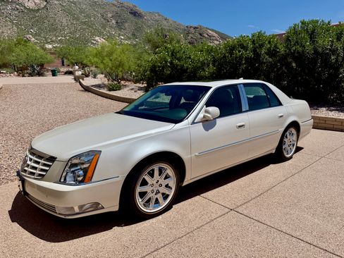 Used 2010 Cadillac DTS Premium w/ Driver Awareness Package FWD image 1