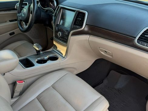 Used 2014 Jeep Grand Cherokee Limited RWD image 10