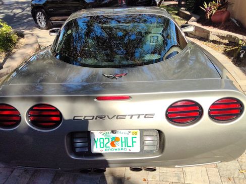 Used 1998 Chevrolet Corvette Coupe w/ Roof Pkg image 13