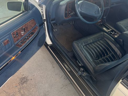 Used 1992 Buick Riviera Coupe FWD image 11