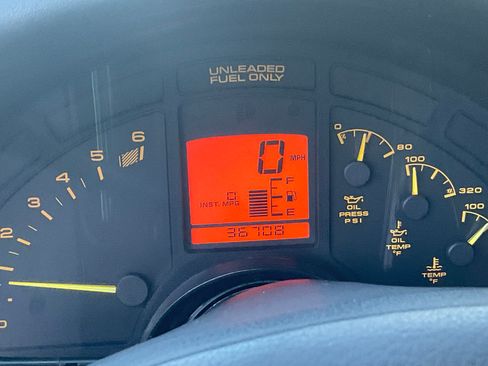 Used 1993 Chevrolet Corvette Coupe RWD image 9