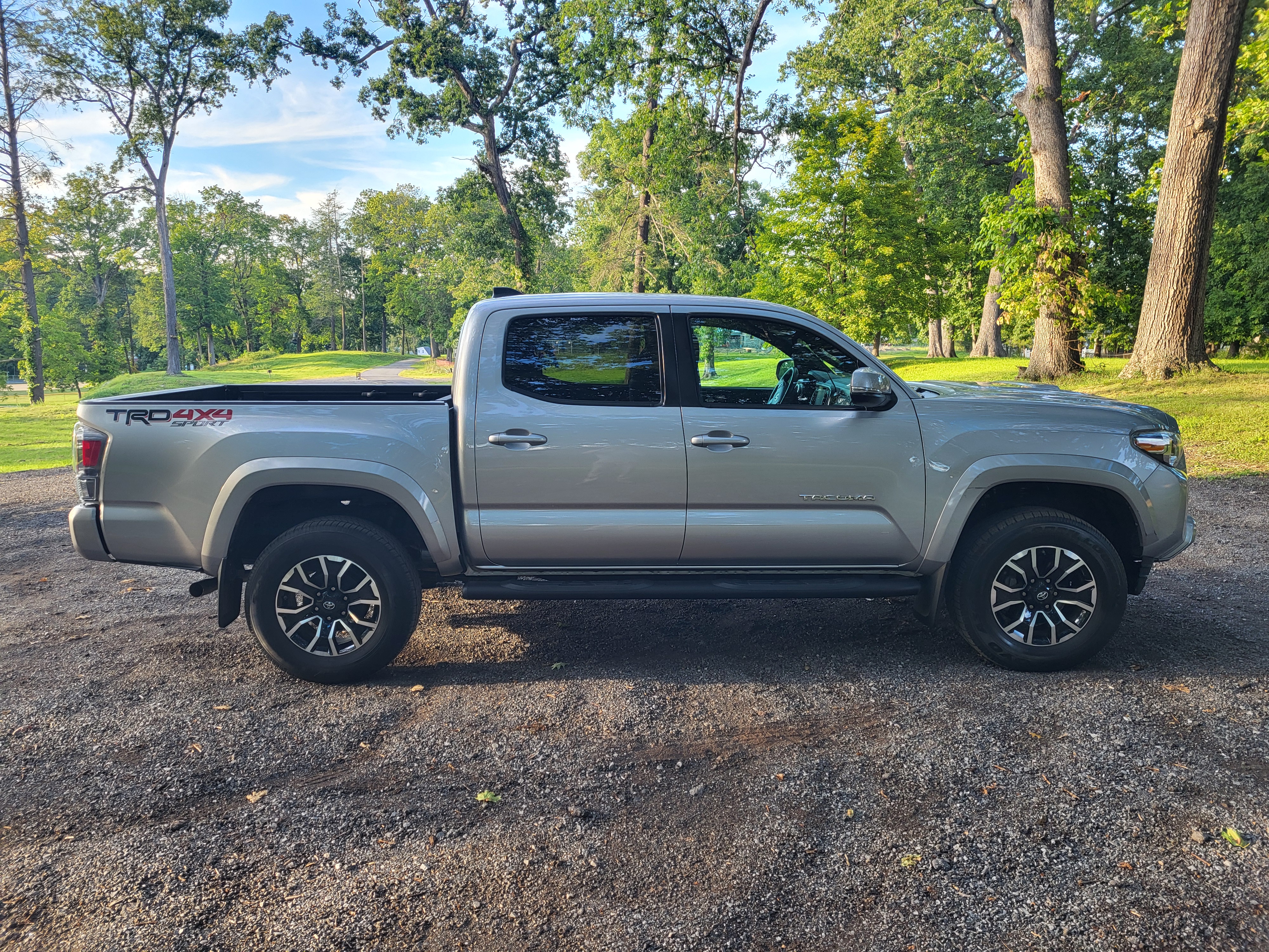Used 2020 Toyota Tacoma TRD Sport AWD/4WD image 10