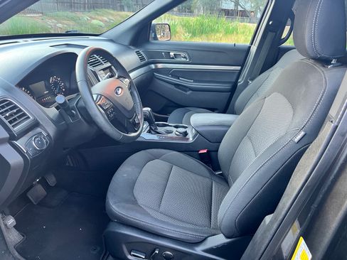 Used 2018 Ford Explorer XLT AWD/4WD image 10