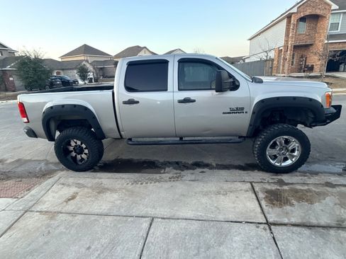 Used 2009 GMC Sierra 1500 SLE w/ Texas Edition image 2