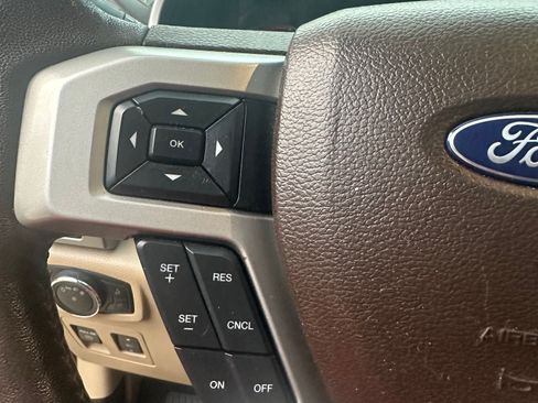Used 2018 Ford F150 Lariat w/ Equipment Group 502A Luxury RWD image 30