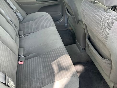 Used 2005 Toyota Camry LE FWD image 9