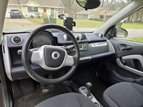 Used 2013 smart fortwo pure image 11