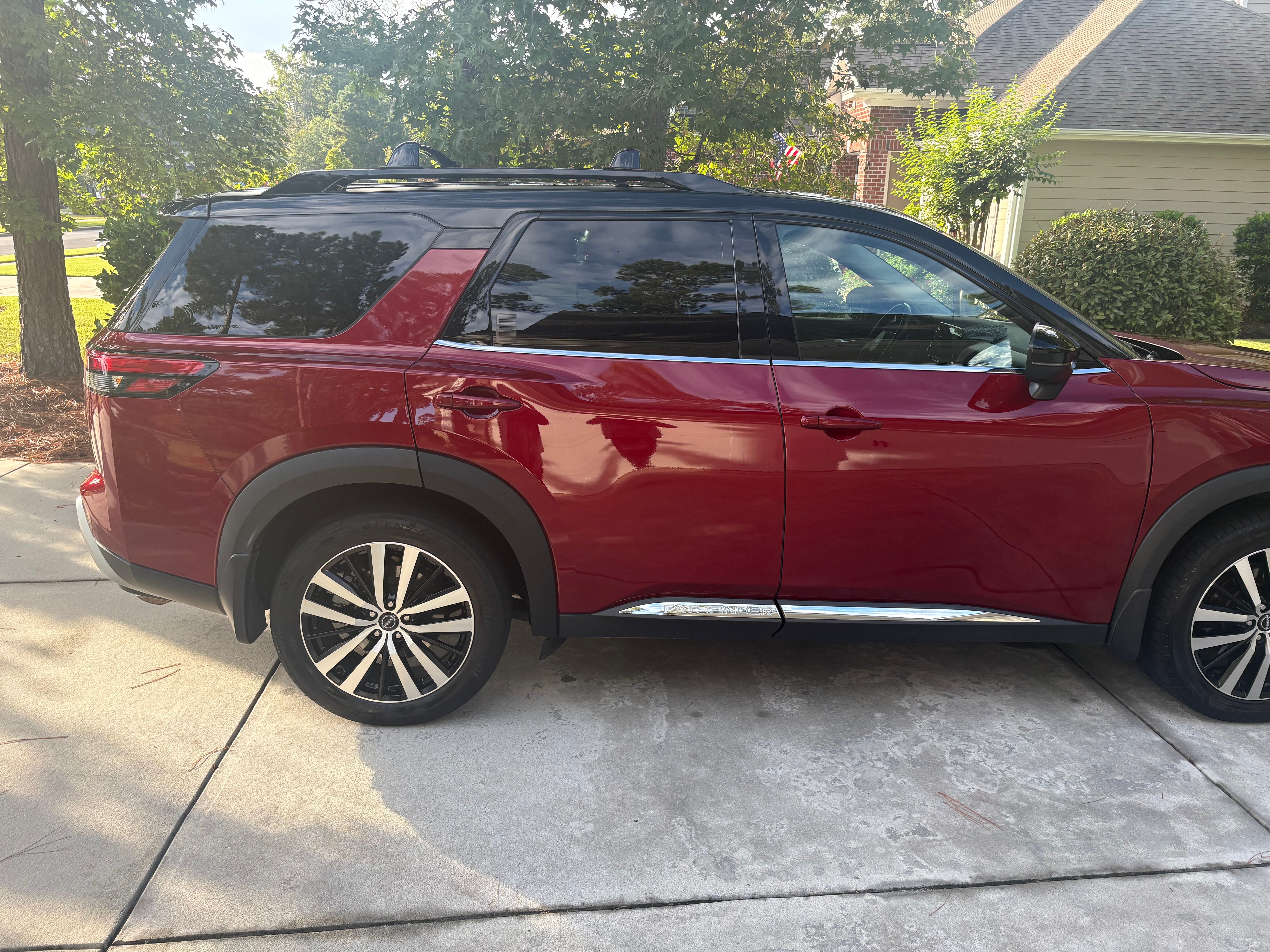 Used 2024 Nissan Pathfinder Platinum AWD/4WD image 10