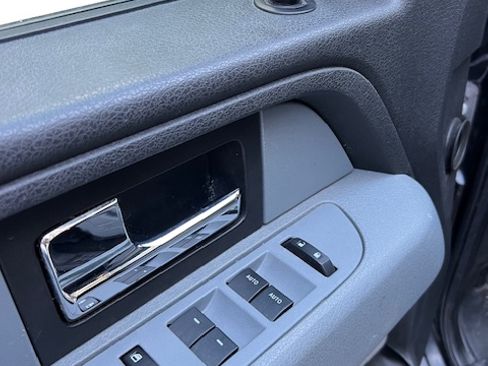 Used 2014 Ford F150 XLT w/ XTR Package image 17