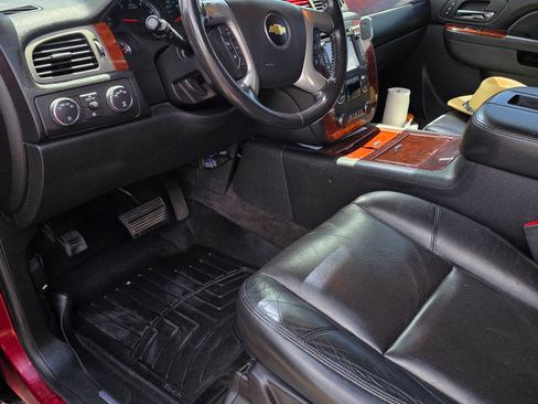 Used 2014 Chevrolet Tahoe LTZ AWD/4WD image 18