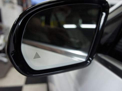 Used 2017 Mercedes-Benz E 400 4MATIC Wagon image 25