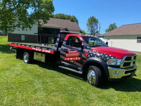 Used 2018 RAM 5500 SLT w/ Quick Order Package 29G SLT RWD image 1