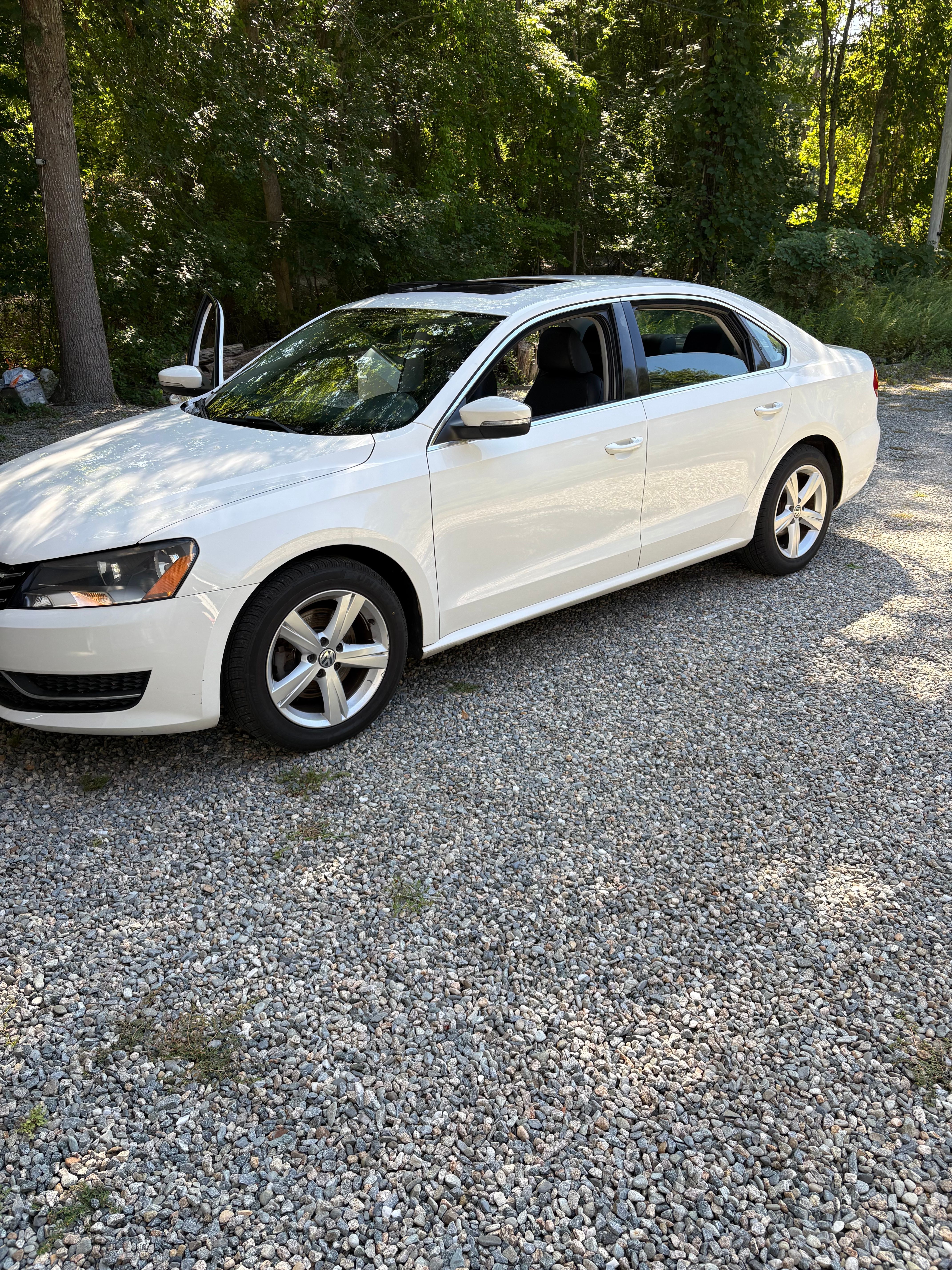 Used 2013 Volkswagen Passat 2.5 SE FWD image 2