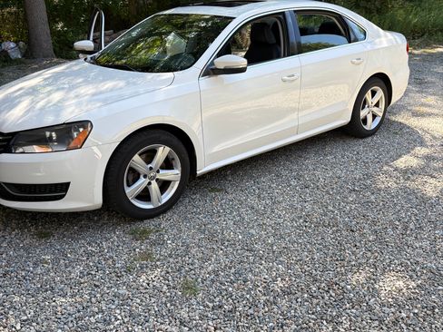 Used 2013 Volkswagen Passat 2.5 SE FWD image 2