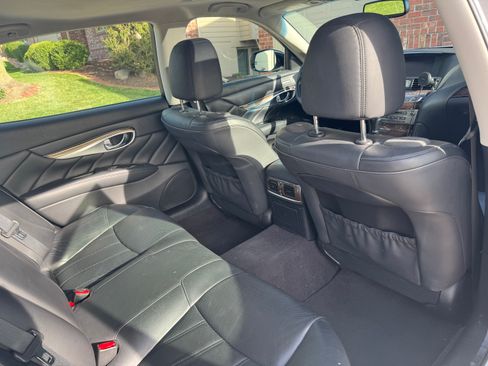 Used 2015 INFINITI Q70 L 3.7 w/ Deluxe Touring Package image 8