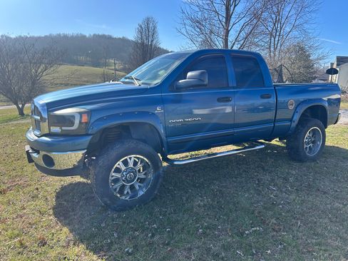 Used 2006 Dodge Ram 2500 Truck SLT w/ Quad Cab Big Horn Value Group image 2