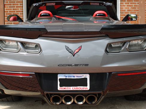 Used 2015 Chevrolet Corvette Z06 w/ 3LZ Preferred Equipment Group RWD image 10